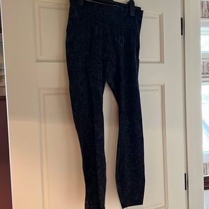 Lulu lemon train times size 8